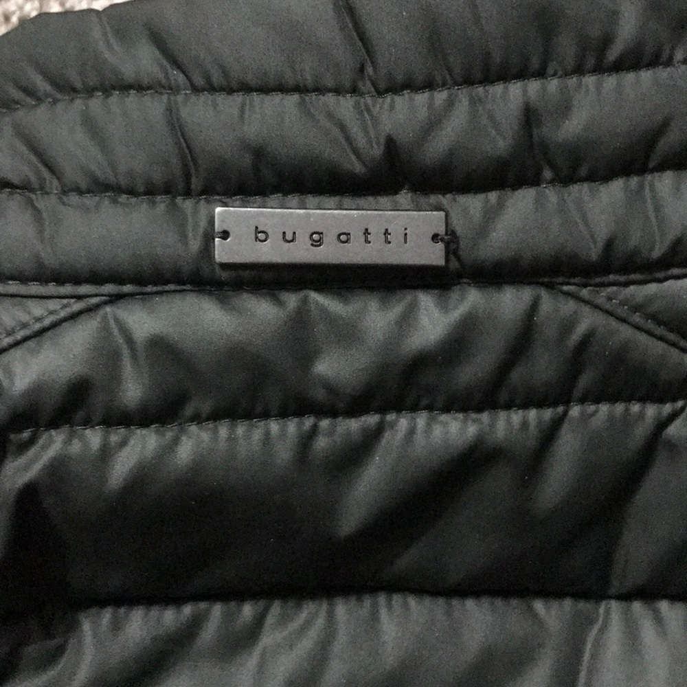 Vest - Picture 5 of 7
